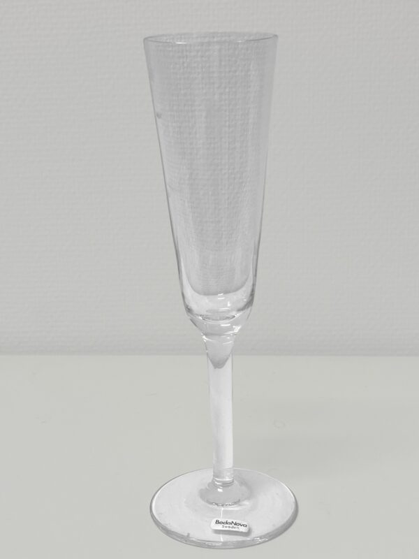 Boda Nova - Right Size - Champagneglas design Signe Person Melin