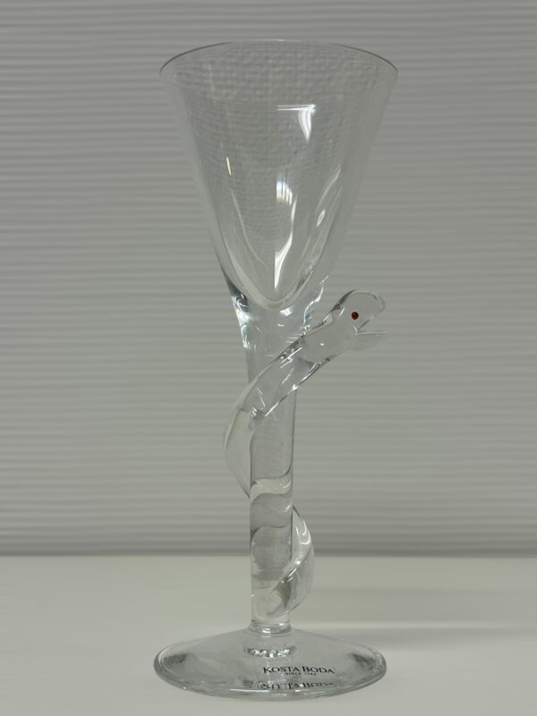 Kosta Boda - Cleopatra - Snapsglas med orm Design Ulrica Hydman vallien